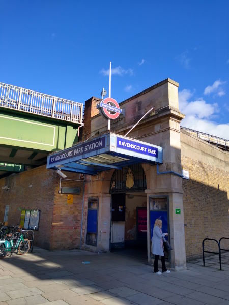 Ravenscourt Park station